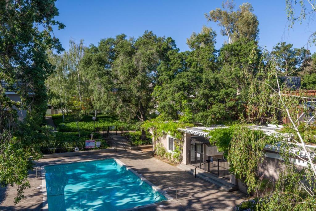675 Sharon Park Drive 311 Property Photo 15