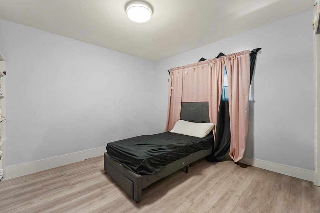 2100 Sahara Way Property Photo 12