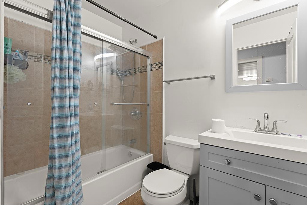 2100 Sahara Way Property Photo 13
