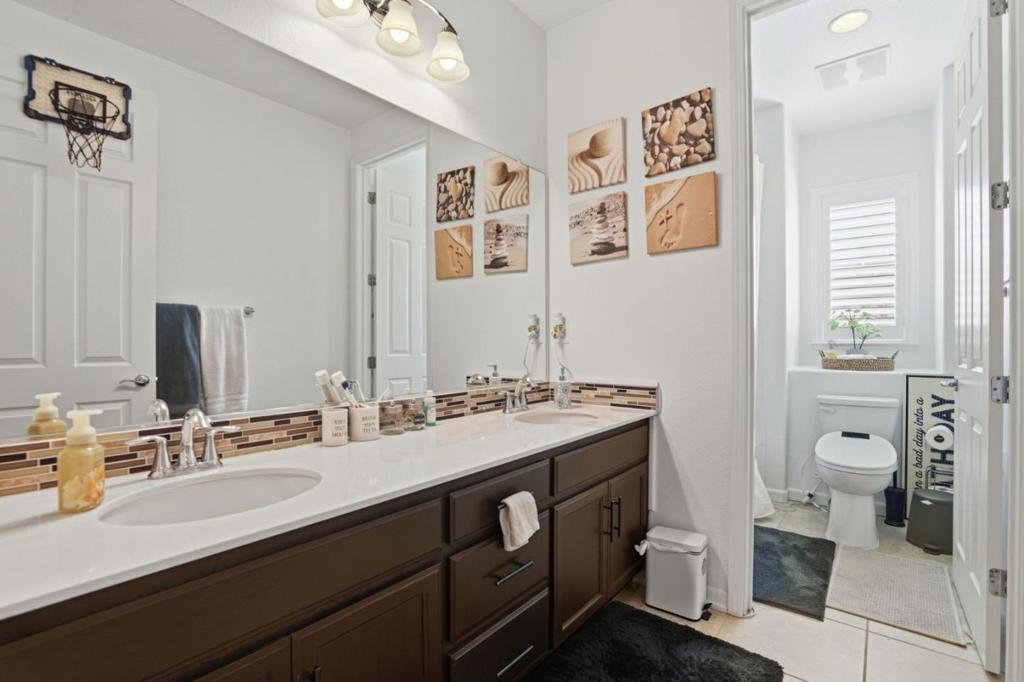 1017 Ruby Way Property Photo 28