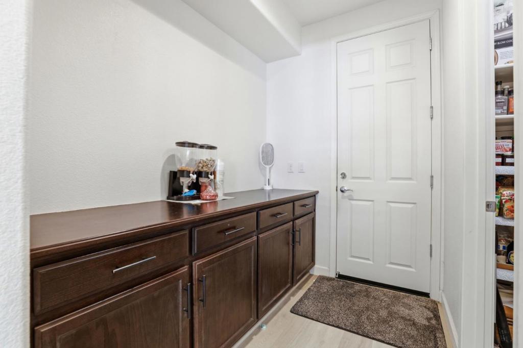 1017 Ruby Way Property Photo 33