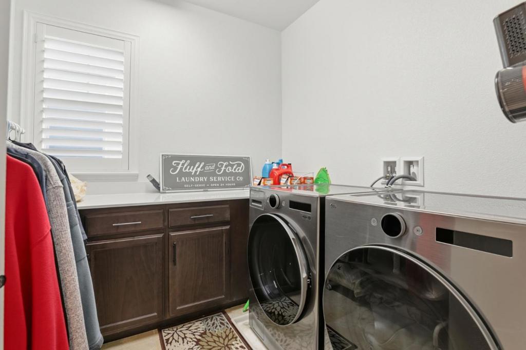 1017 Ruby Way Property Photo 35