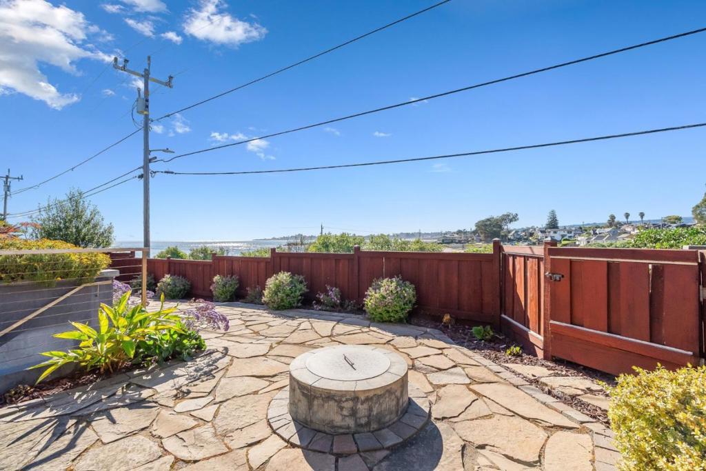 2974 E Cliff Drive Property Photo 22