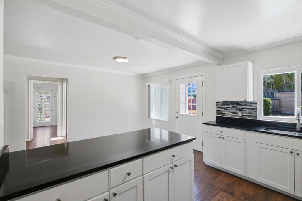 10010 Bret Avenue Property Photo 9