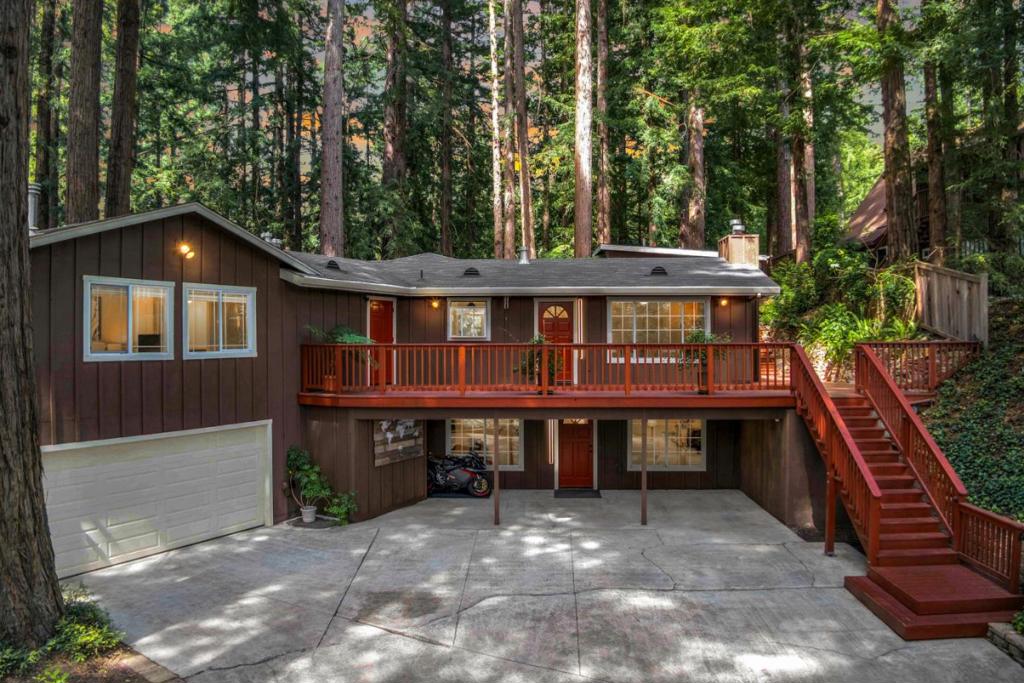18485 Main Boulevard Property Photo 1