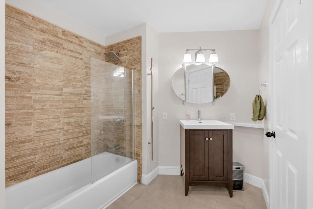 18485 Main Boulevard Property Photo 33