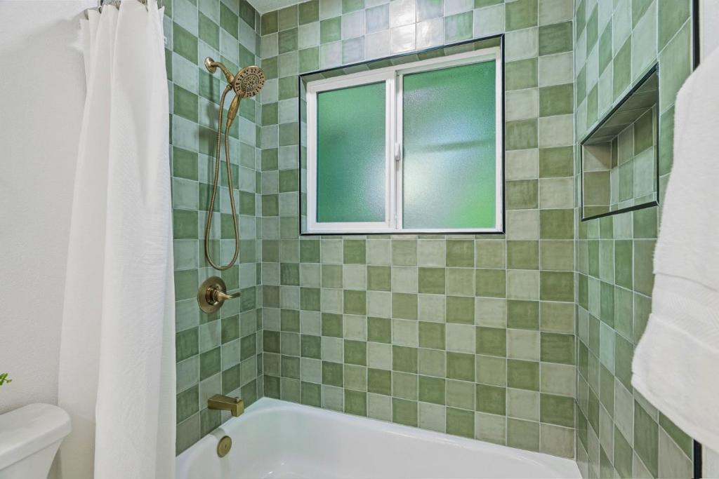 610 Nestora Avenue Property Photo 23