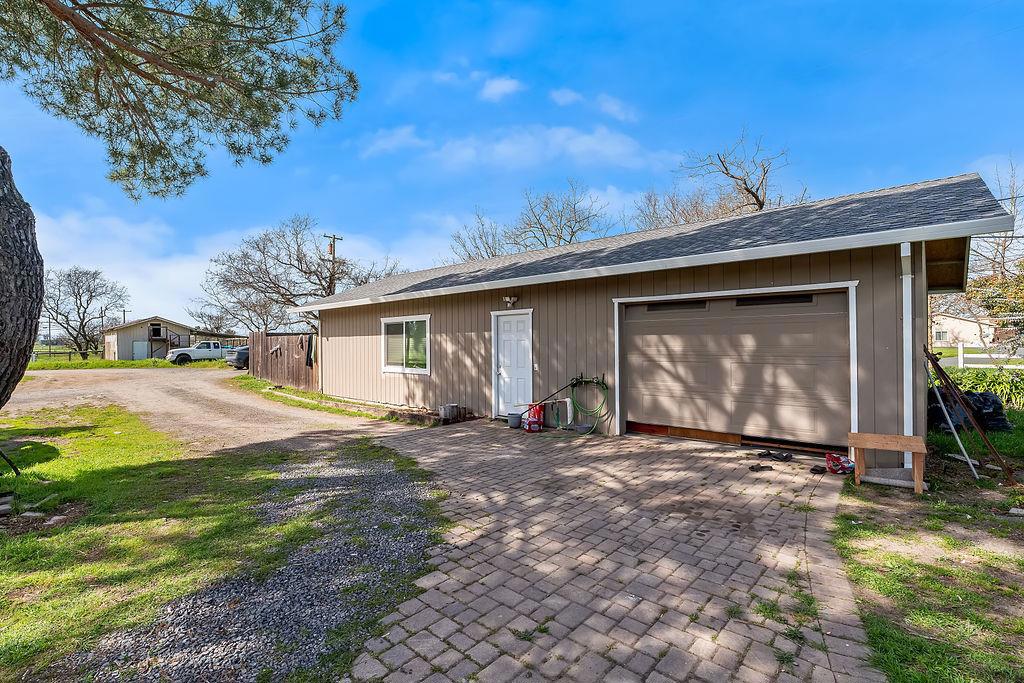 672 Irwin Lane Property Photo 8