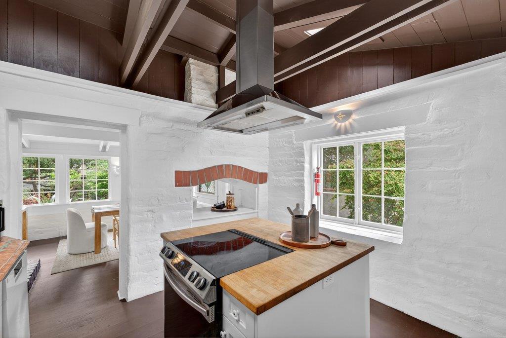 103 Green Street Property Photo 18