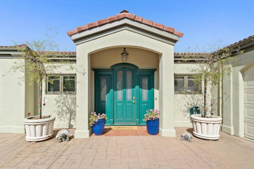 17 Kite Hill Road Property Photo 3