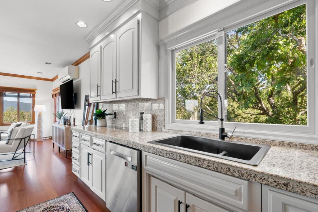 17 Kite Hill Road Property Photo 21