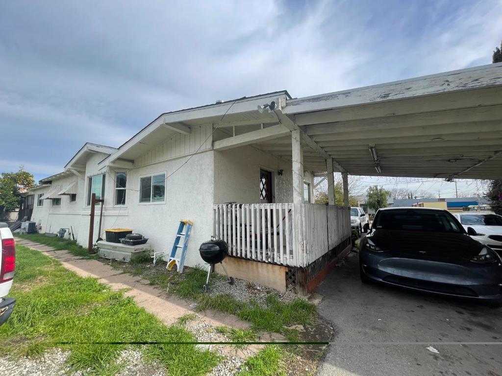 1708 Noia Avenue Property Photo 2