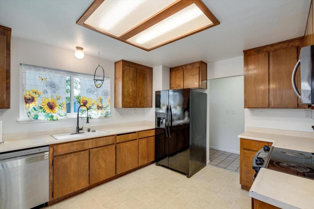 523 Thomas Circle Property Photo 8