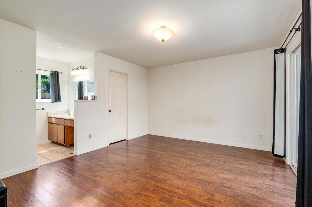 523 Thomas Circle Property Photo 13