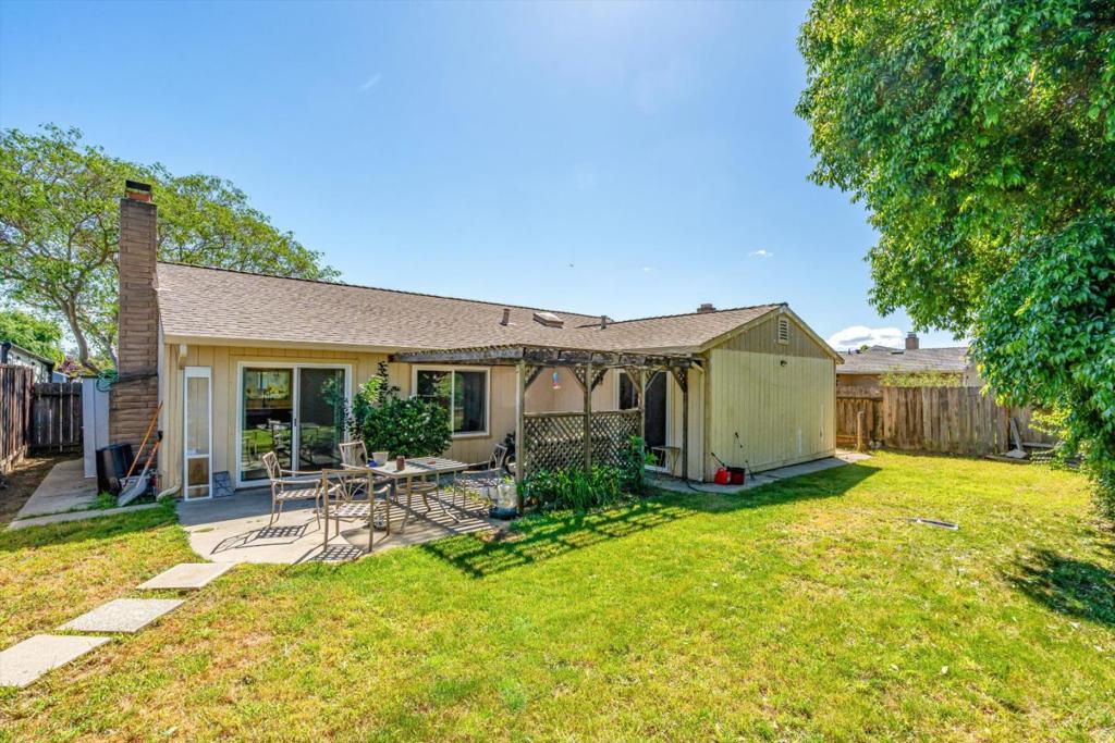 523 Thomas Circle Property Photo 18