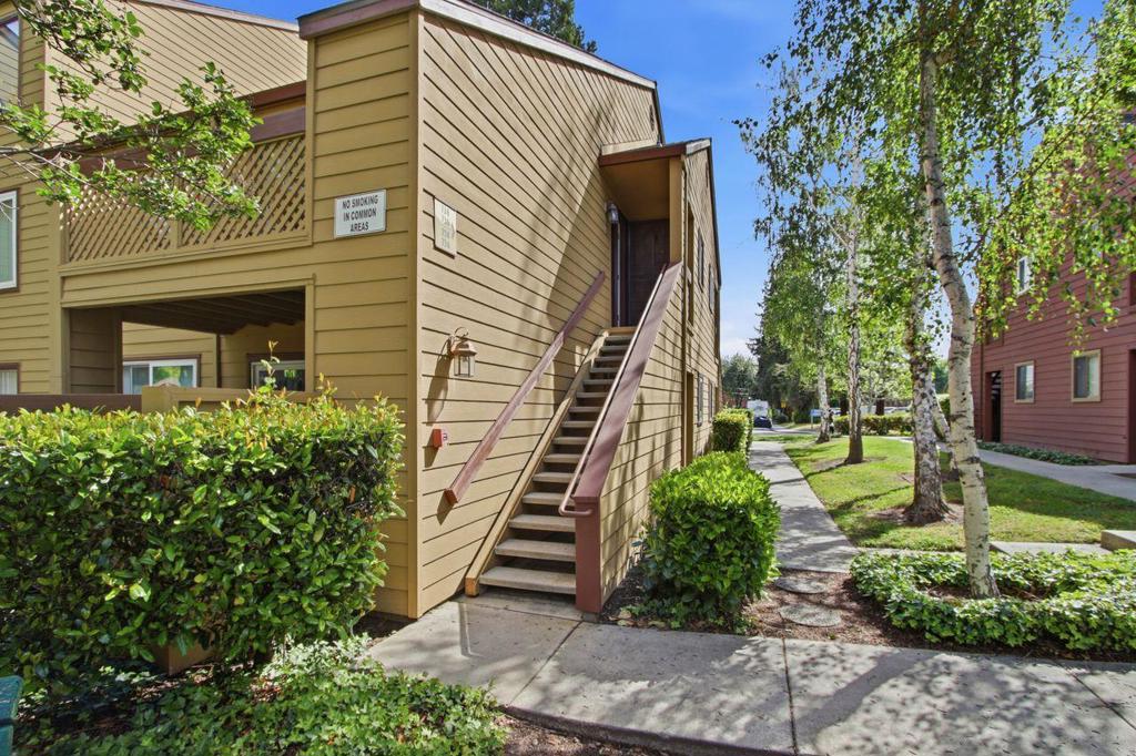 738 Teatree Court Property Photo 1