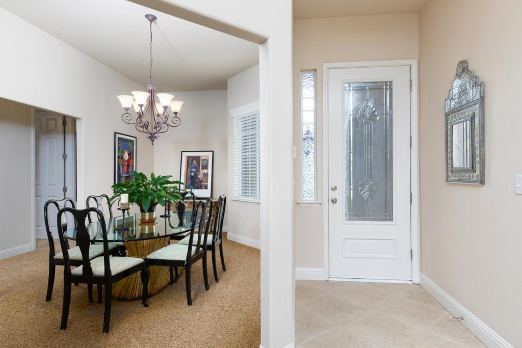 1827 N Joshua Avenue Property Photo 6