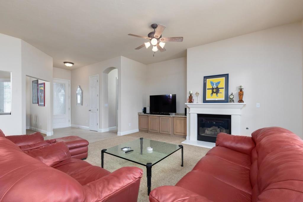 1827 N Joshua Avenue Property Photo 11