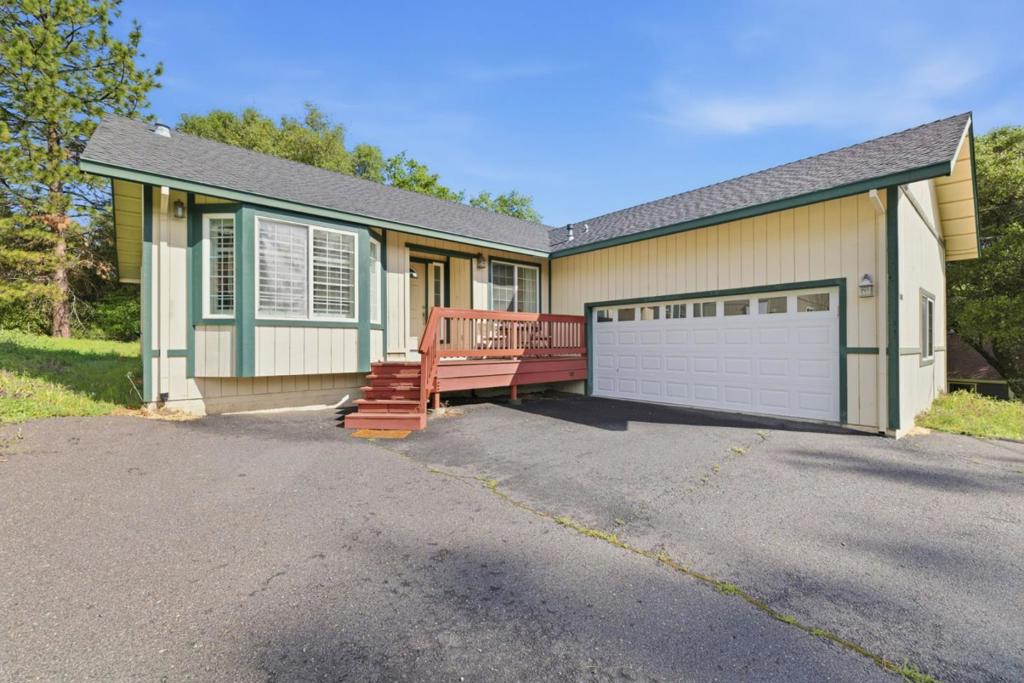13074 Jackson Mill Drive Property Photo 1