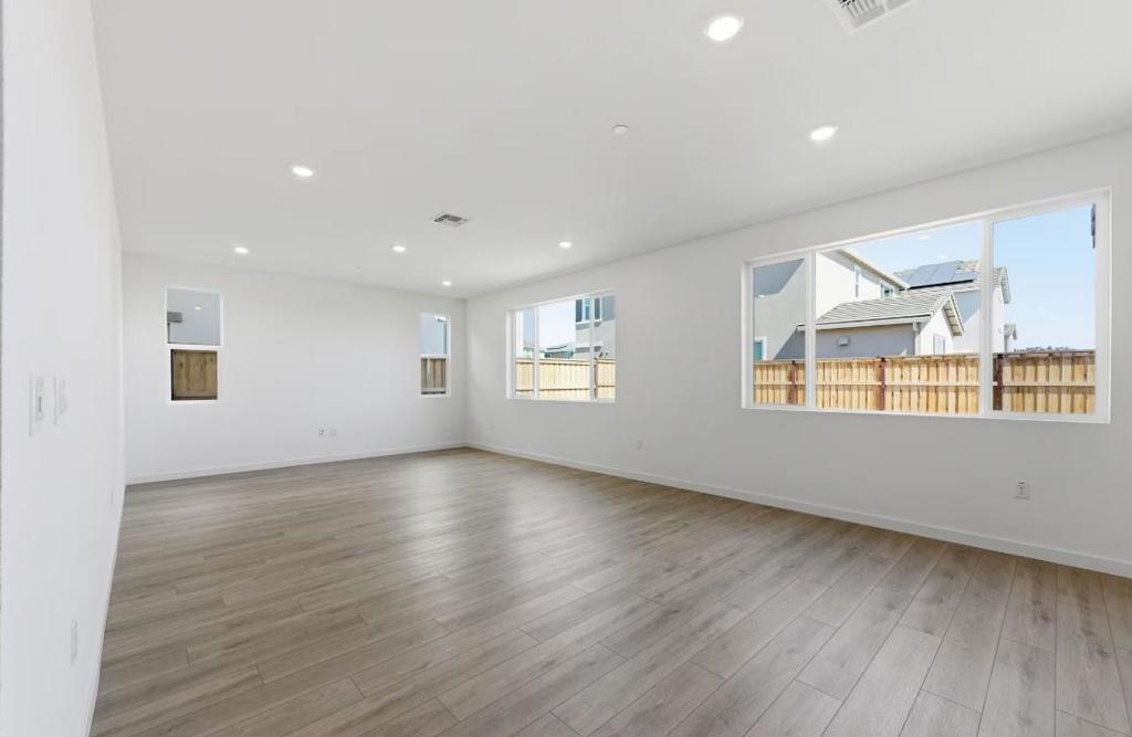 ML82042150 Property Photo 3