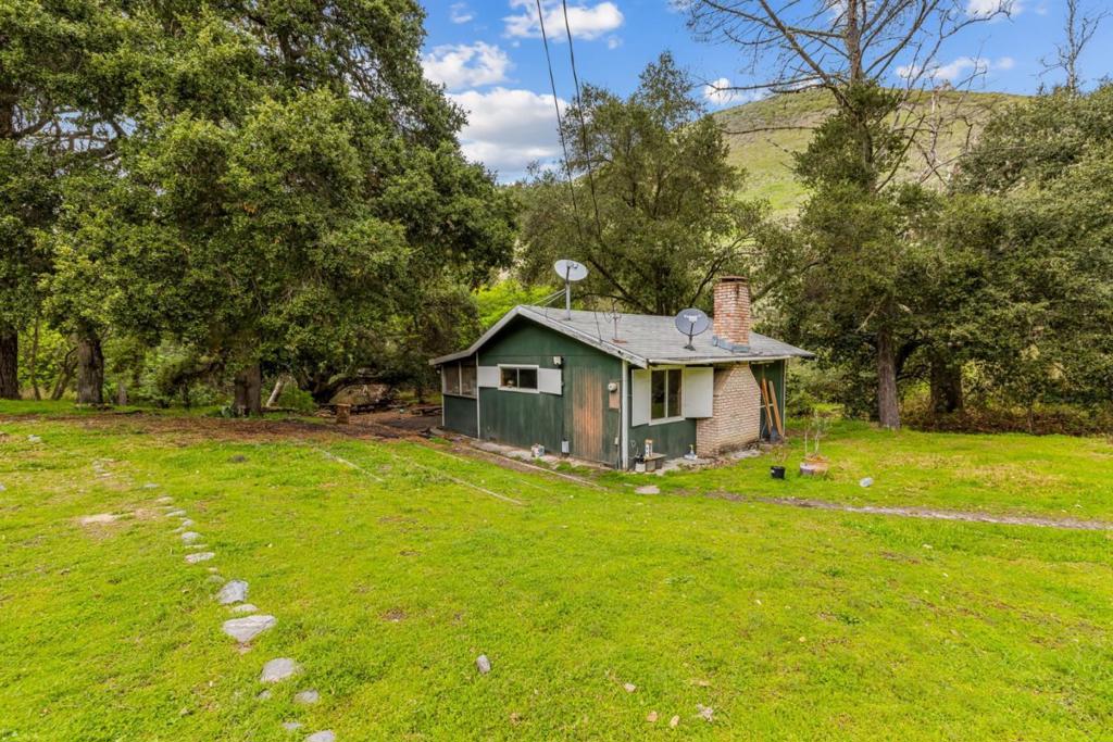 28750 Underwood Road Property Photo 6