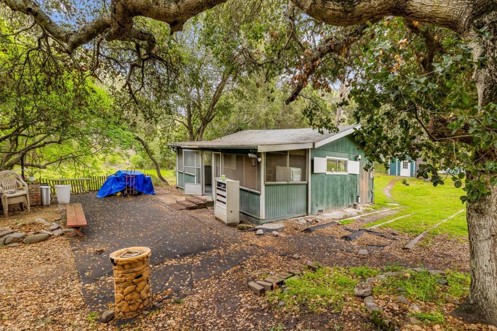 28750 Underwood Road Property Photo 14