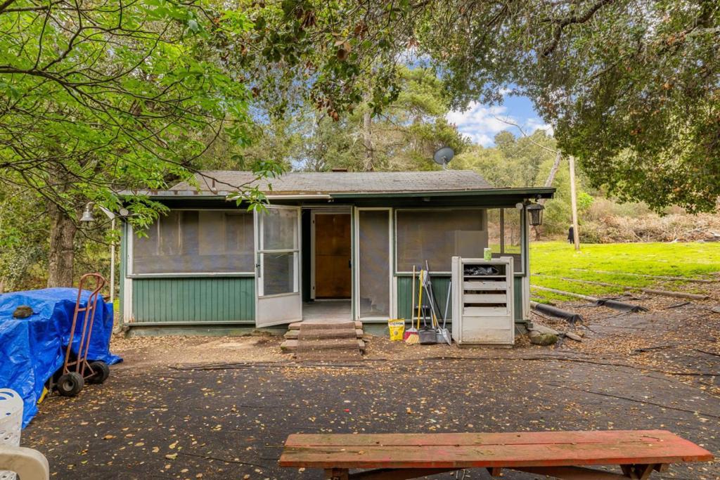 28750 Underwood Road Property Photo 15