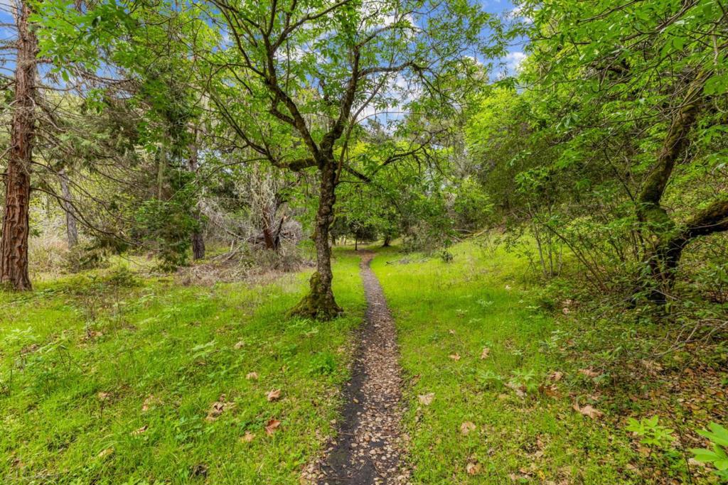 28750 Underwood Road Property Photo 38