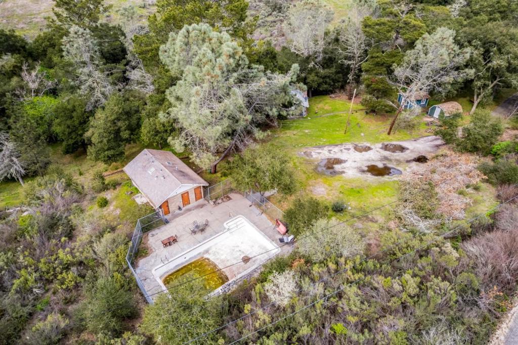 28750 Underwood Road Property Photo 45