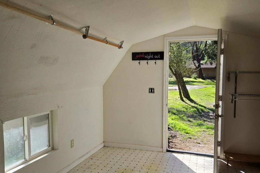 28750 Underwood Road Property Photo 67