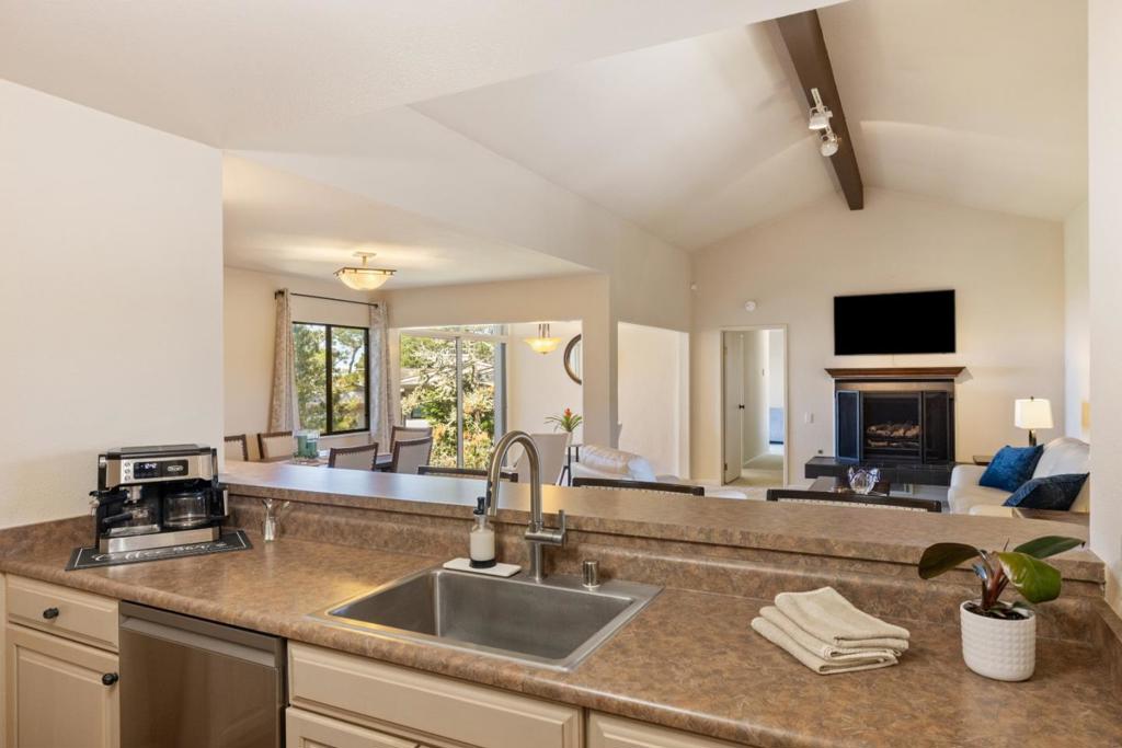 4 Ocean Pines Lane Property Photo 14