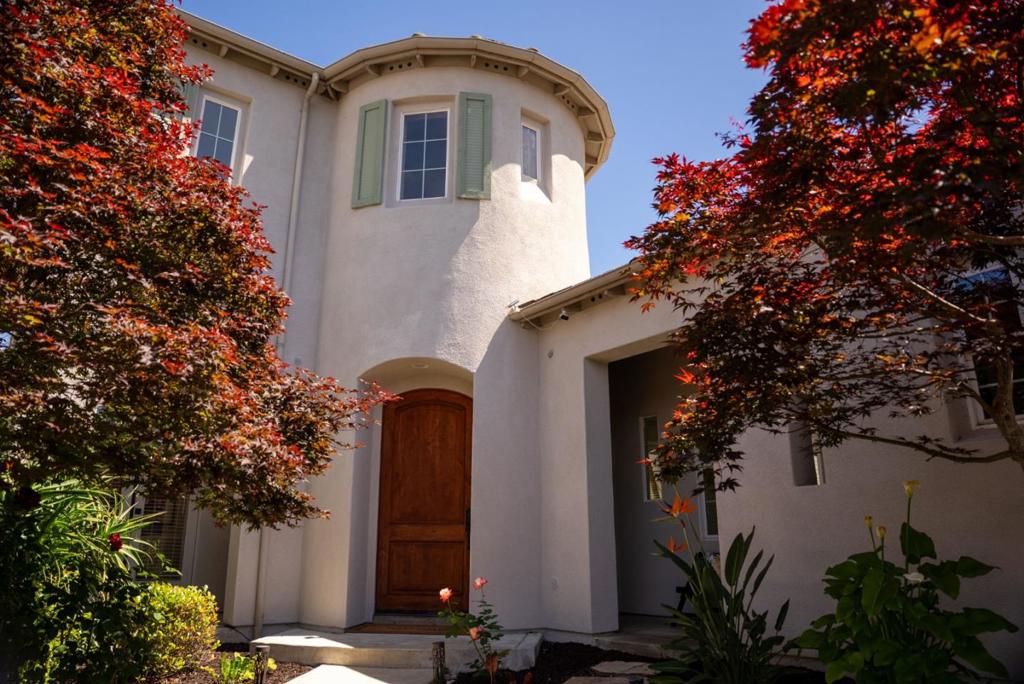 2645 Muirfield Way Property Photo 1