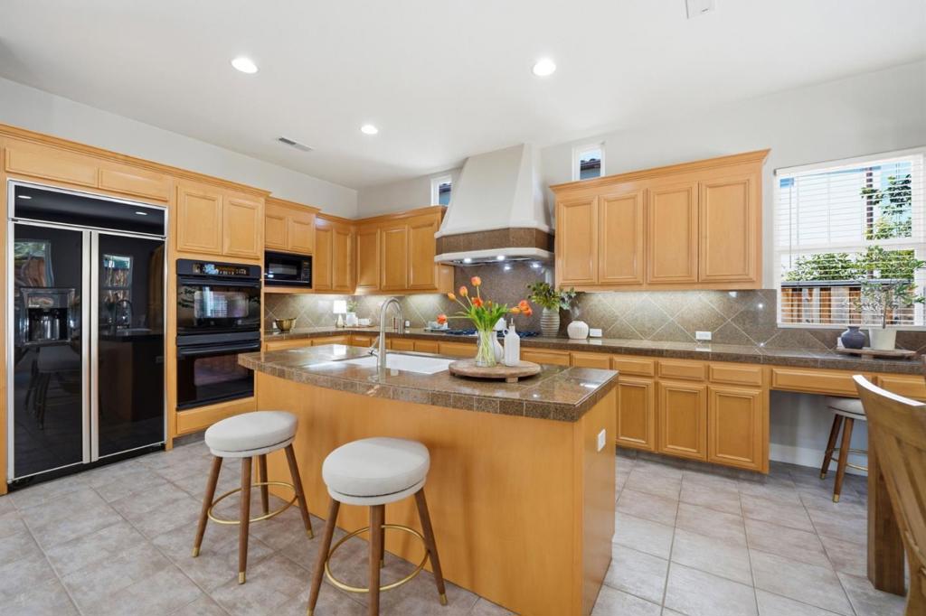 2645 Muirfield Way Property Photo 11