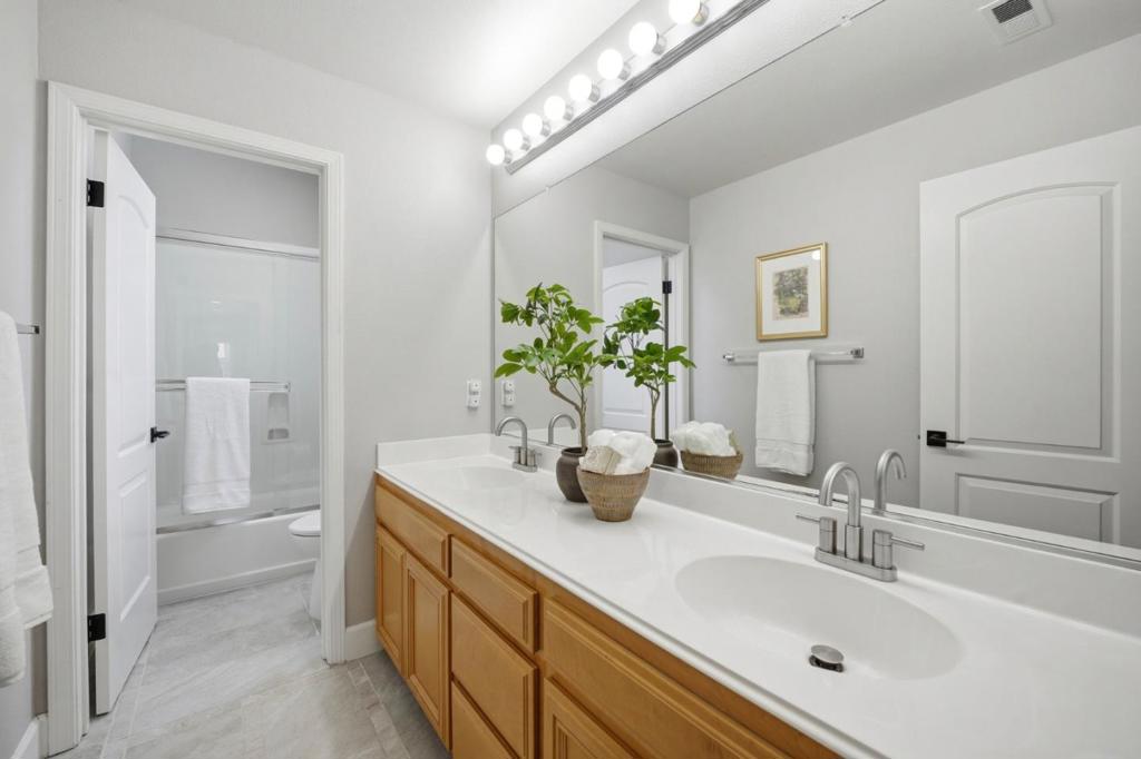 2645 Muirfield Way Property Photo 23