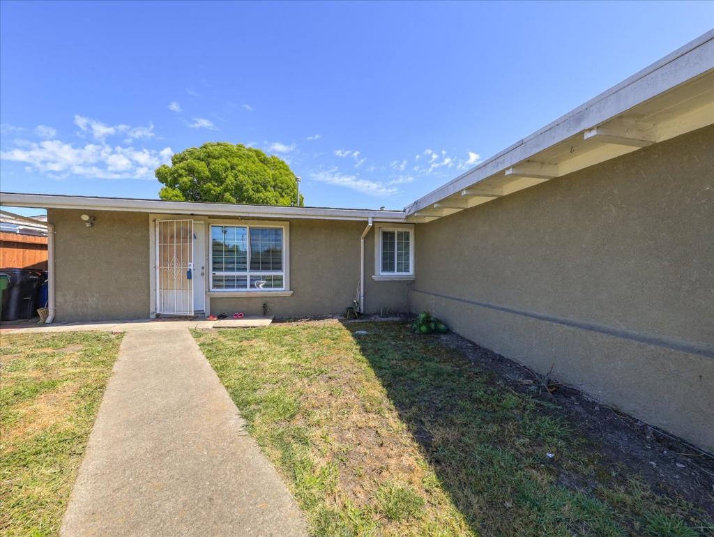 27894 Biscayne Avenue Property Photo 3