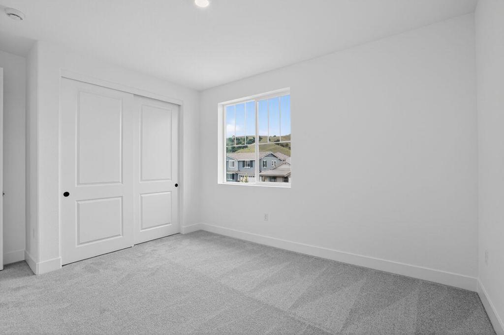 196 Golden Gate Lane Property Photo 10