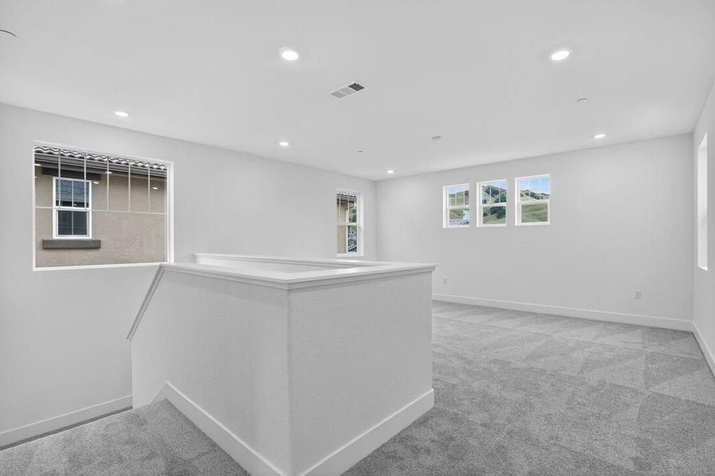 196 Golden Gate Lane Property Photo 14