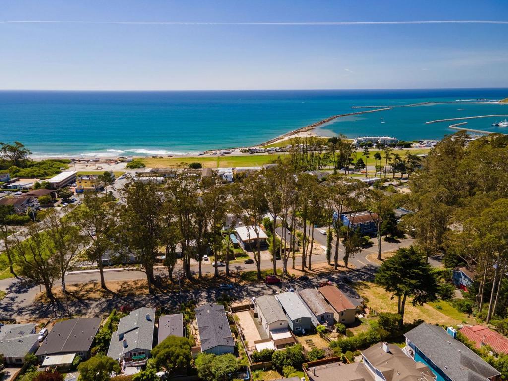 523 The Alameda Property Photo 14