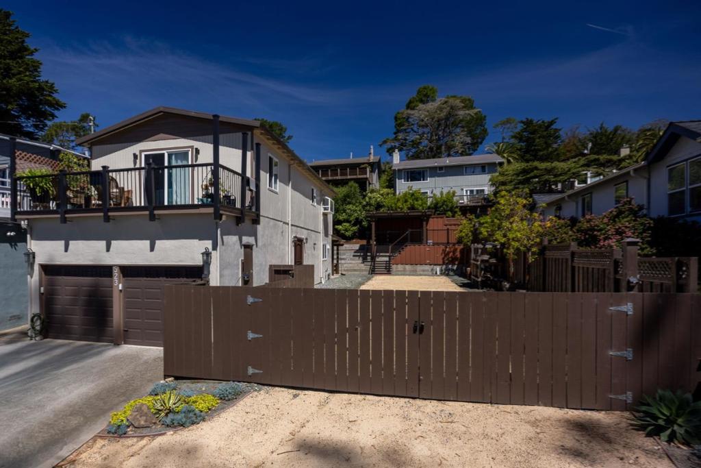 523 The Alameda Property Photo 17