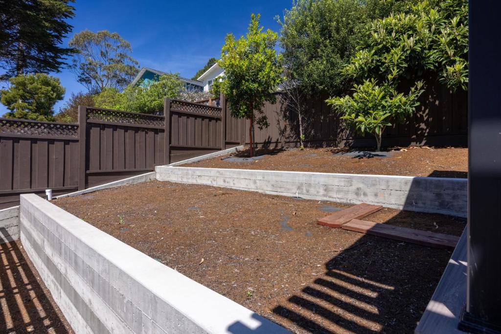 523 The Alameda Property Photo 22