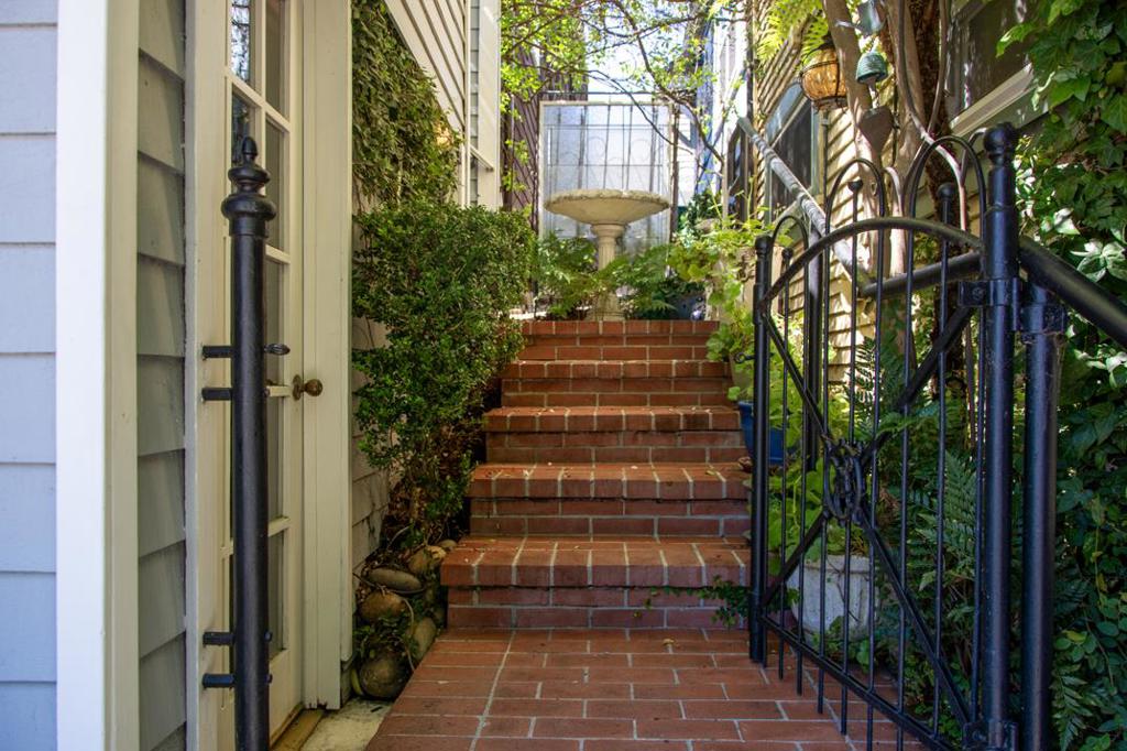 429 Capitola Avenue Property Photo 2