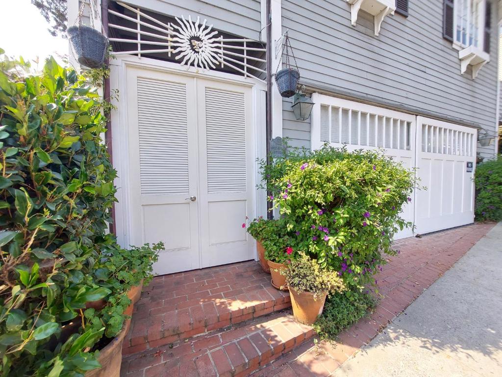 429 Capitola Avenue Property Photo 5