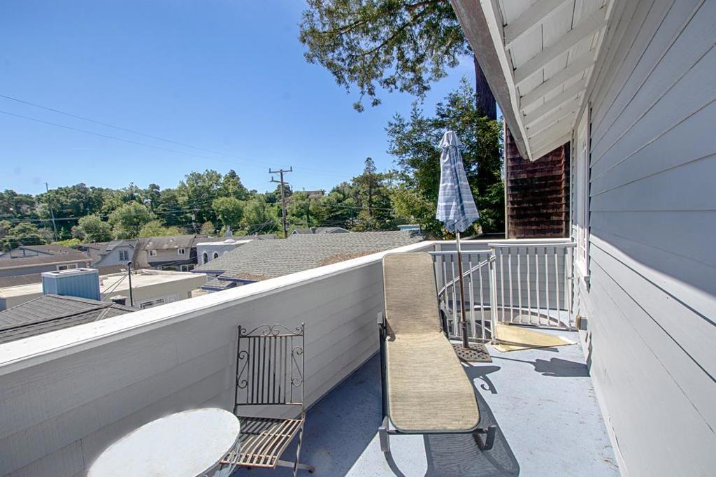 429 Capitola Avenue Property Photo 6