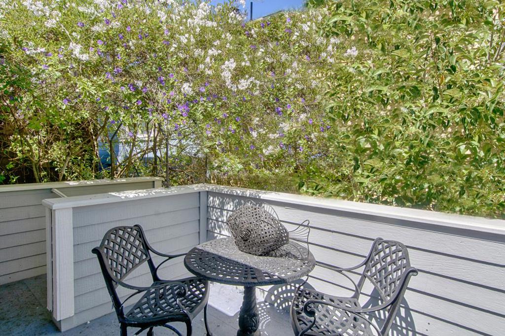 429 Capitola Avenue Property Photo 8