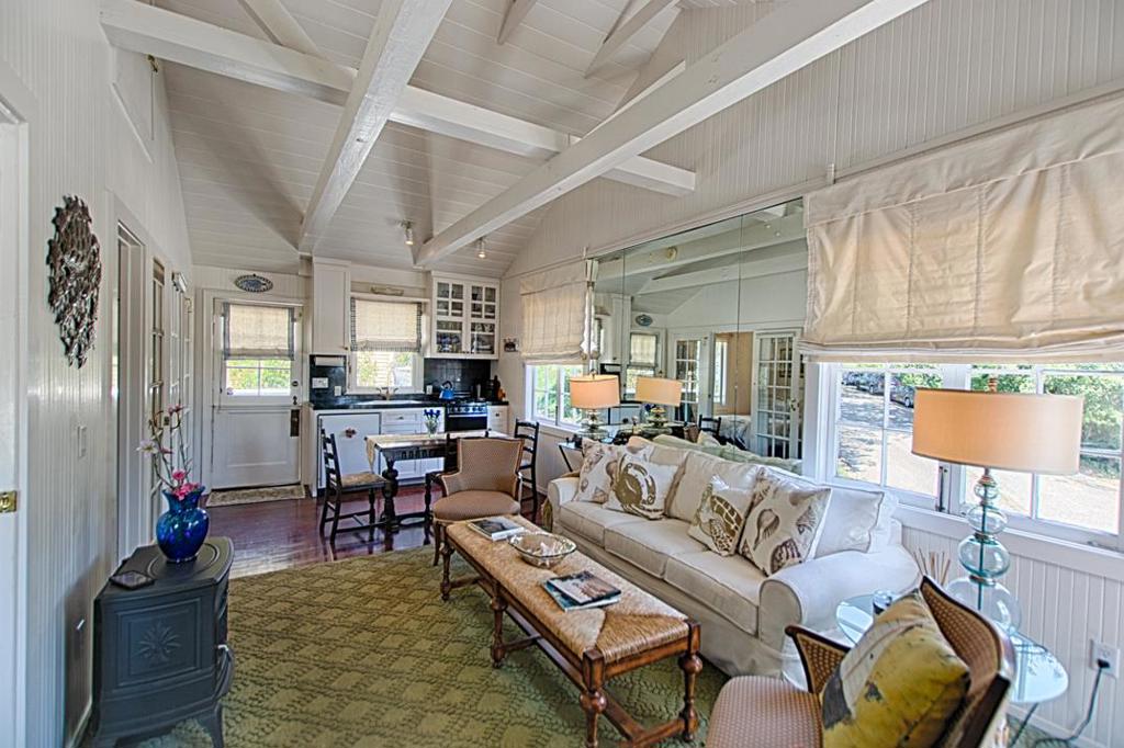 429 Capitola Avenue Property Photo 10