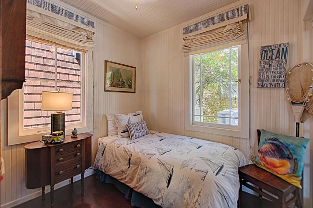 429 Capitola Avenue Property Photo 15