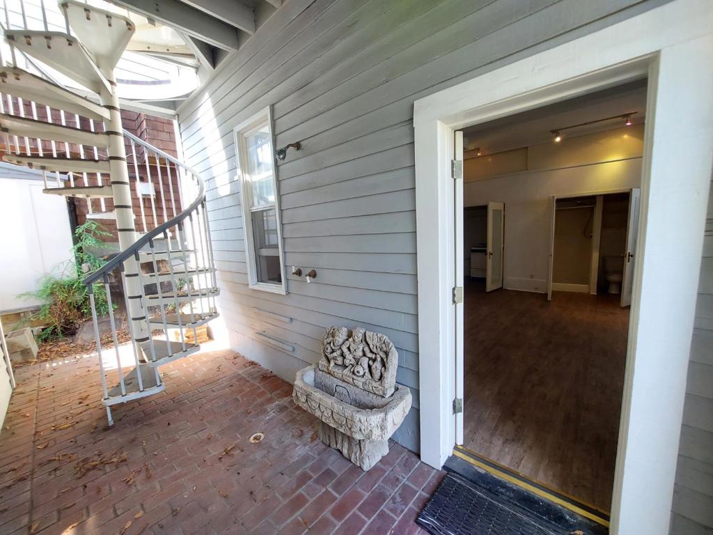 429 Capitola Avenue Property Photo 20