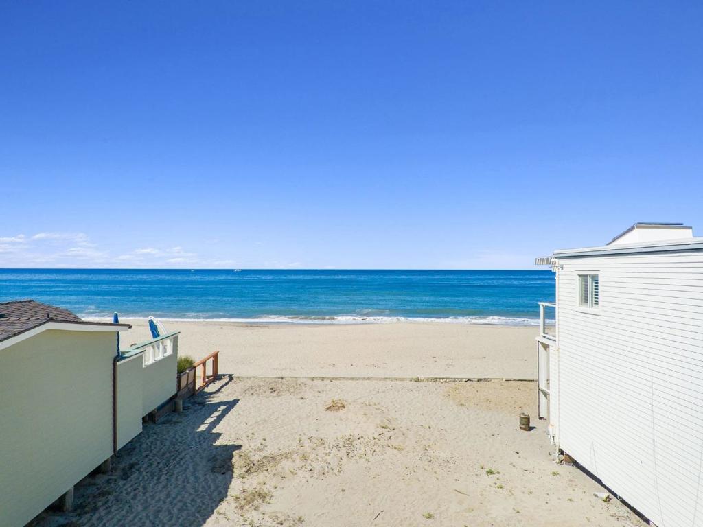 535 Beach Drive Property Photo 4