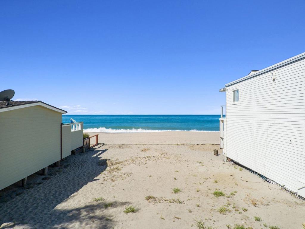 535 Beach Drive Property Photo 5