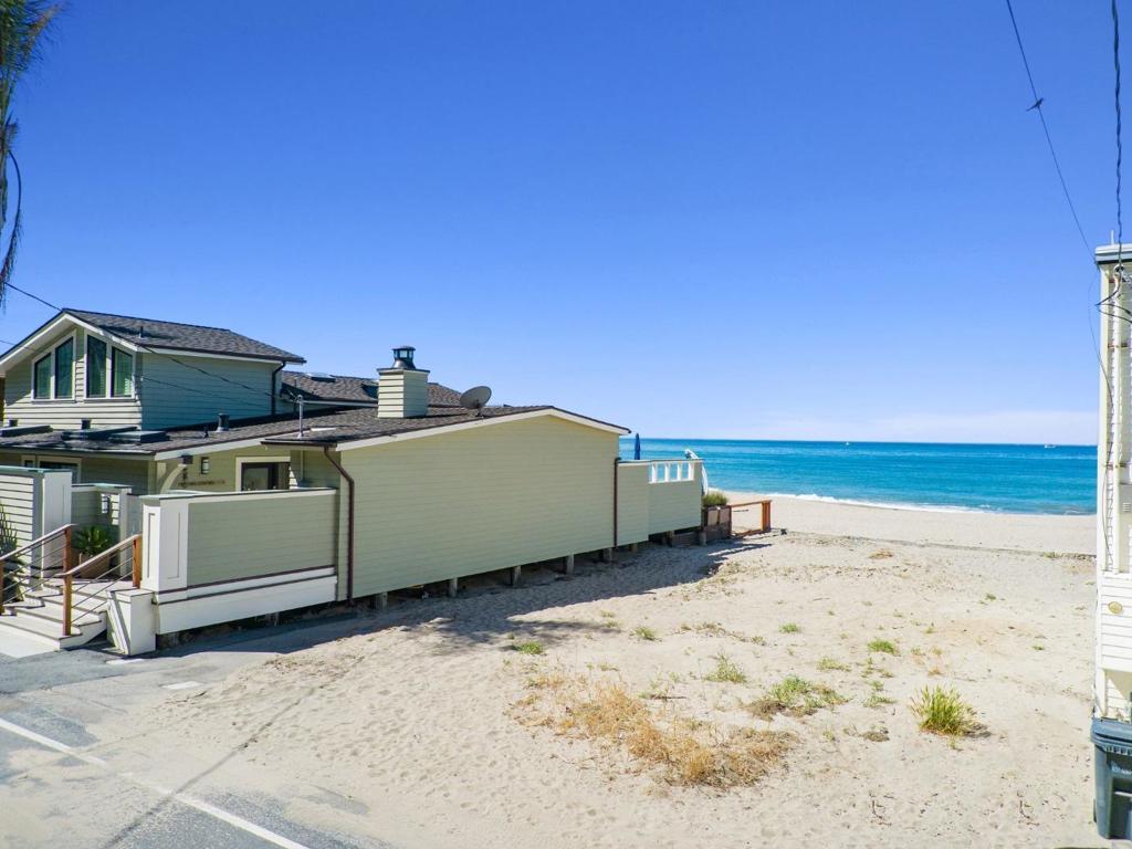 535 Beach Drive Property Photo 6